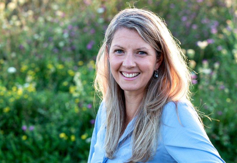 Ilse Visser Dochter Van Een interview met nieuwtestamenticus Ilse Visser - Bijbelgenootschap