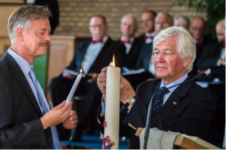 Op 25 september 2016 was er feestelijke kerkdienst om de nauwe samenwerking te vieren. Jean Bastiaens (toenmalig voorzitter Vlaamse Adviesraad) en Sybout van der Meer (toenmalig voorzitter Nederlands Bijbelgenootschap) staken een kaars aan om de samenwerking symbolisch kracht bij te zetten.