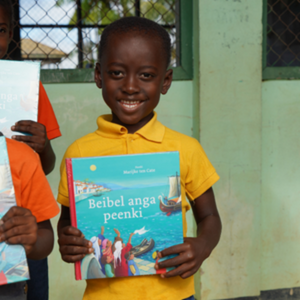Kinderen in Suriname krijgen hun eigen Prentenbijbel