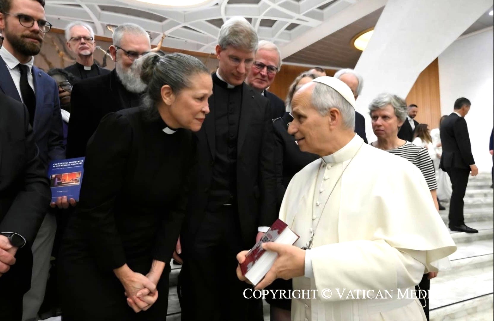 Paul ontvangt Migration Bible