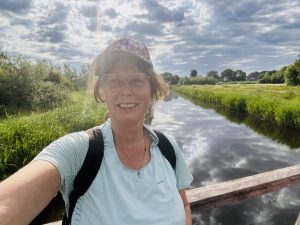 Joyce de Jongh wandelt voor Family Bible